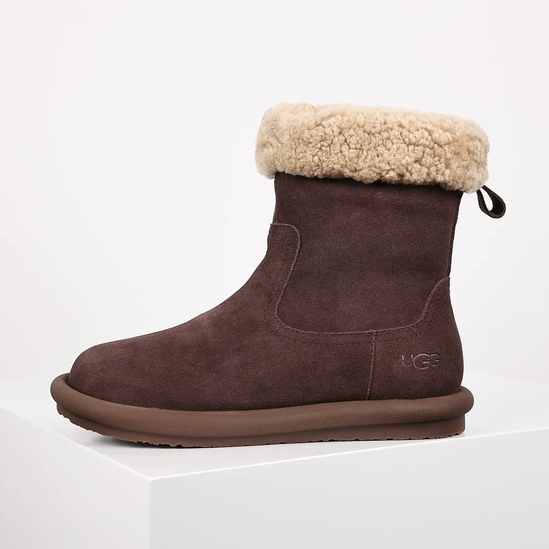 Pick up locally 💰720 The core recommendation is good price 𝐔𝐠𝐠 23 popular handmade sheep's curly boots Maillard girl's dream boots Korean and Korean style Fully handmade first-layer cow suede Teddy sheep's curly wool lining The combination has a great autumn and winter atmosphere Size: 35 36 37 38 39 40
